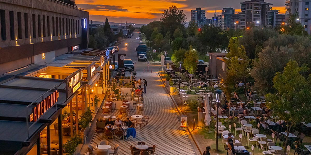 Statü Çarşı Güzelyurt: Manisa'da En İyi Alışveriş Deneyimi